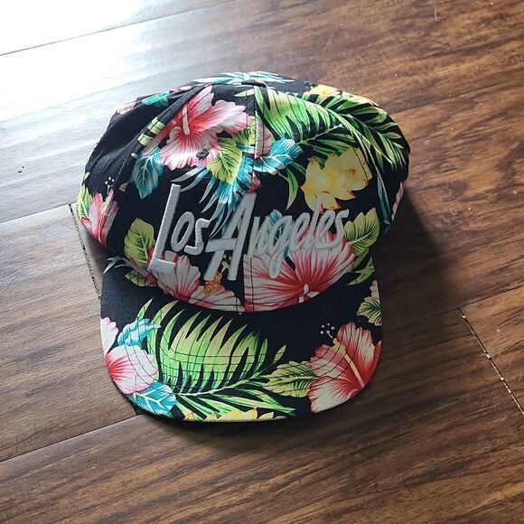 NWOT Los Angeles Tropical Print SnapBack Hat - Picture 1 of 7